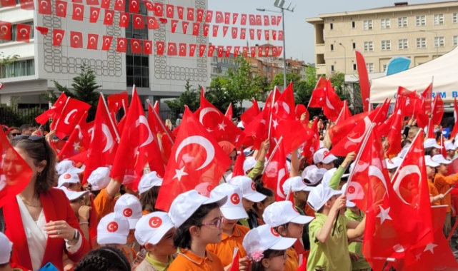 Yıldırım Belediyesi 23 Nisan coşkusuna ev sahipliği yaptı