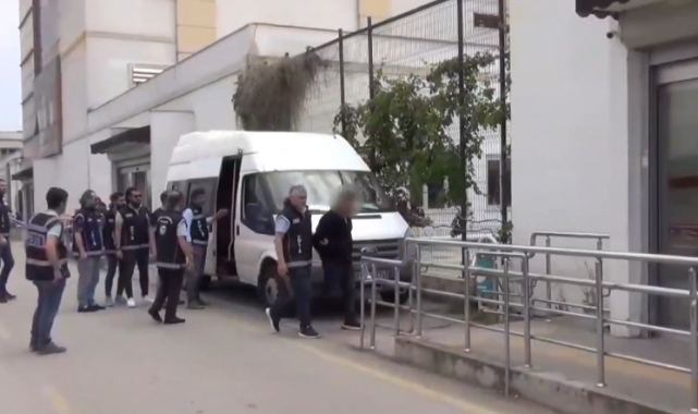 2 ilde göçmen kaçakçılarına darbe!