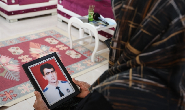 20 yıl önce sırra kadem basan evladını bekliyor!