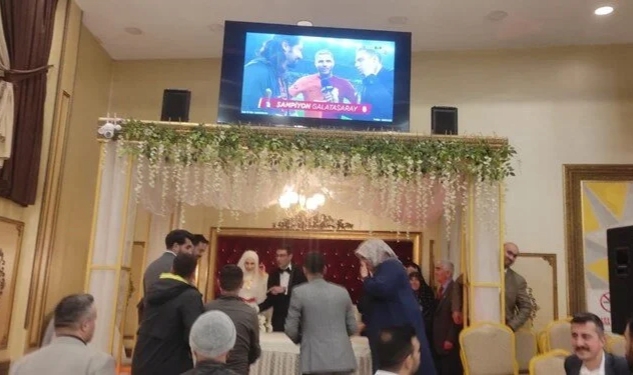Ağrı'da düğün töreninde şampiyonluk coşkusu