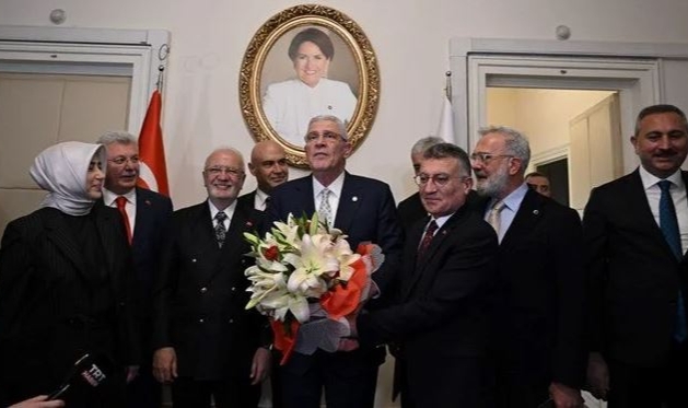 AK Parti'den İYİ Parti'ye ziyaret