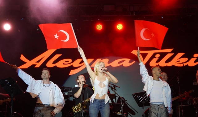 Aleyna Tilki'den dev konser!
