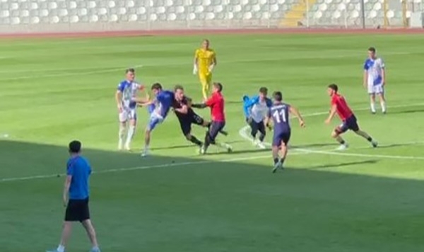 Amatör lig maçında kavga!