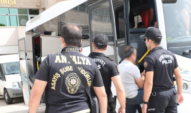 Antalya’da aranan 153 kişi yakaland!