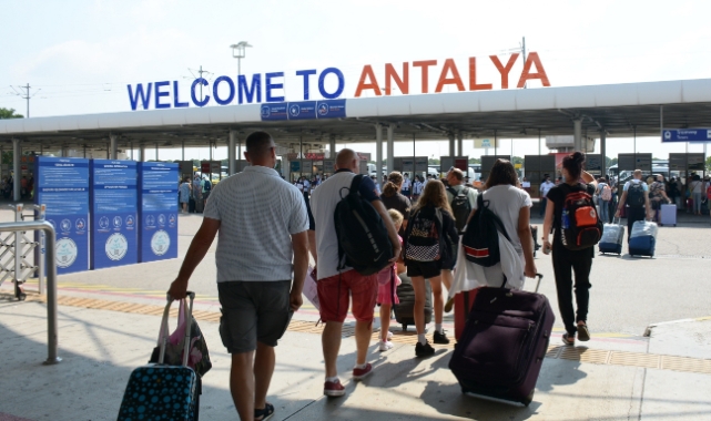 Antalya'dan yeni turist rekoru