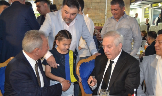 Aziz Yıldırım, Manisa’da düğüne katıldı