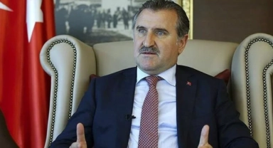 Bakan Bak milli sporcuları tebrik etti