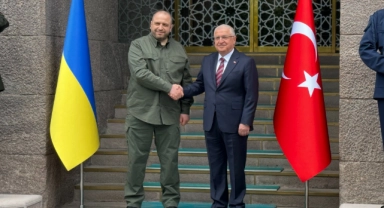 Bakan Güler Ukraynalı mevkidaşı ile bir araya geldi