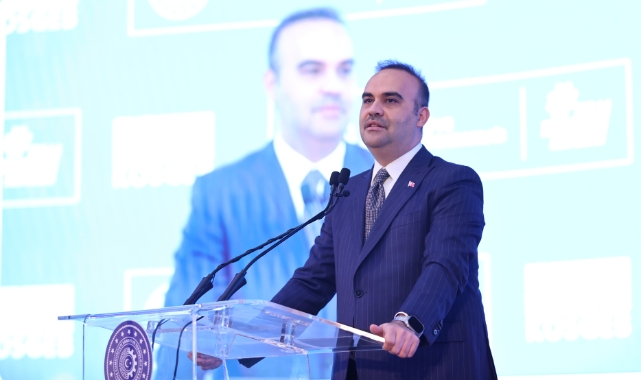 Bakan Kacır: Sanayimizde çarklar dönmeye devam ediyor