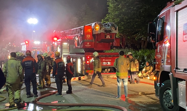 Başakşehir’de mobilya atölyesinde çıkan yangın paniğe neden oldu