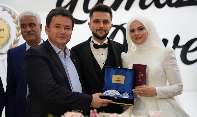 Başkan Erkan Aydın nikah kıydı