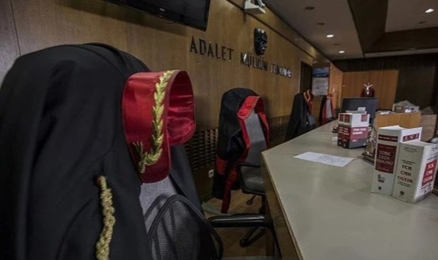 Başörtülü hakimi reddeden avukata suç duyurusu