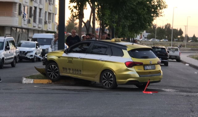 Batman’da iki otomobil çarpıştı: 2 yaralı!