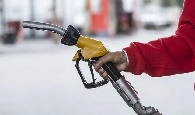 Benzine indirim ya da zam var mı?
