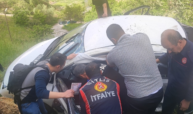 Bitlis’te minibüsle otomobil çarpıştı: 1 yaralı!