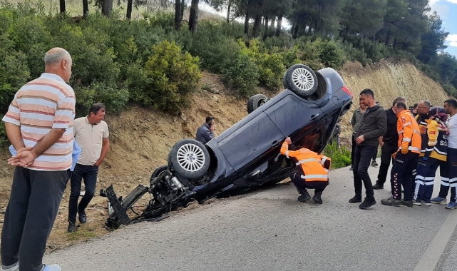 Burdur’da kontrolden çıkan otomobil şarampole devrildi