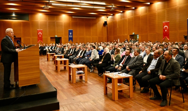 Bursa Büyükşehir Belediye Başkanı Mustafa Bozbey muhtarlarla buluştu