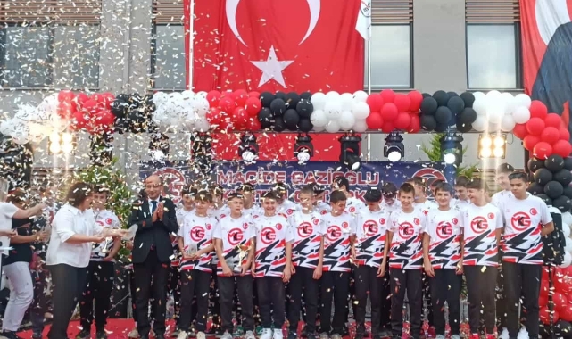 Bursa'da başarılı öğrenciler ödüllendirildi