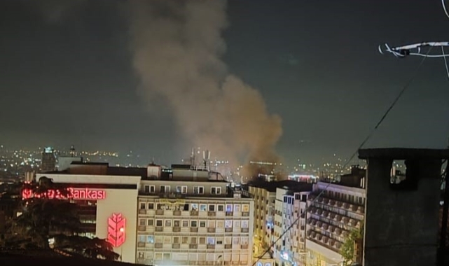 Bursa'da iş hanının çatı katı alev alev yandı