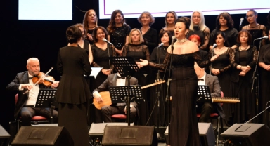 Bursa'da Kadınlar Korosundan ‘Anneler Günü’ konseri