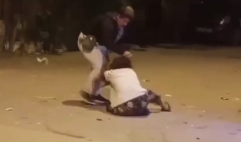 Bursa'da kadınların kavgası kamerada!
