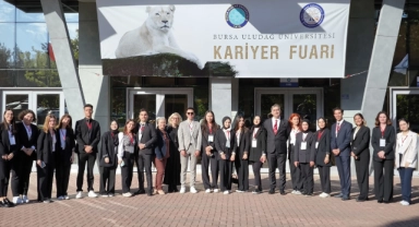 Bursa'da Kariyer Fuarı binlerce öğrenciyi buluşturdu