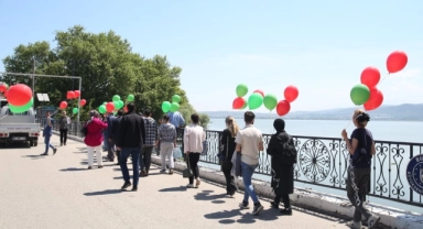 Bursa'da özgürlüklerini gökyüzüne balon uçurarak kutladılar