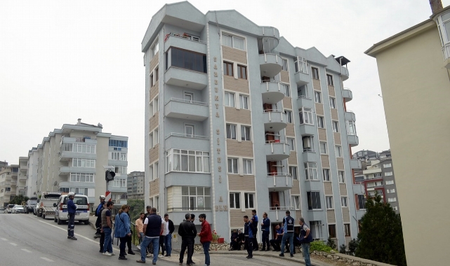 Bursa'da yıkım kararı verilen binada hareketli dakikalar...