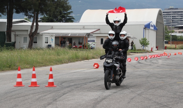Bursa'da yunus polislerinin zorlu eğitimi!