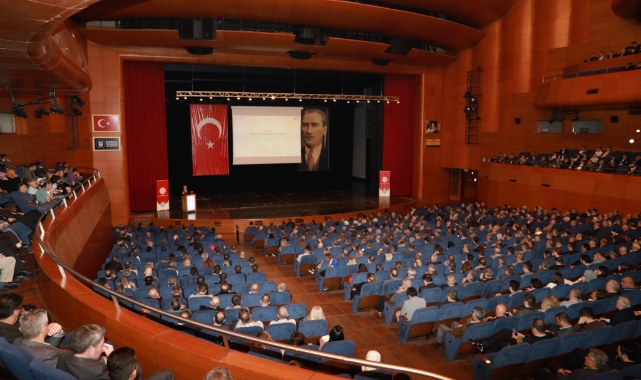 Bursa’daki okul müdürlerine yeni müfredat anlatıldı