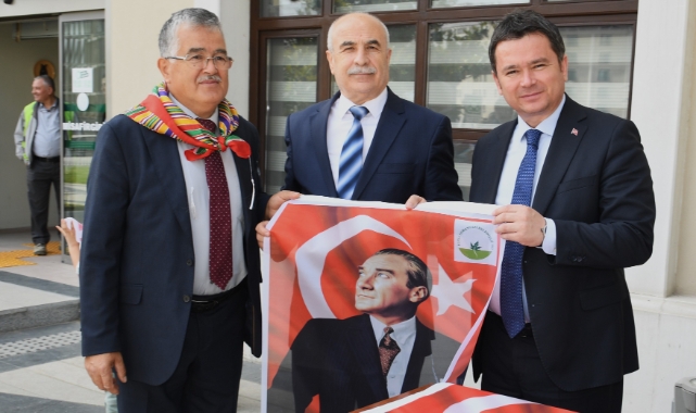 Bursa Osmangazi Ata posterleri ile donatılıyor