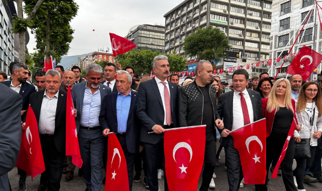 Bursalılar 19 Mayıs'ı doyasıya kutladı