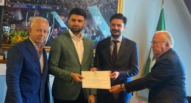Bursaspor'un yeni başkanı Enes Çelik mazbatasını aldı!