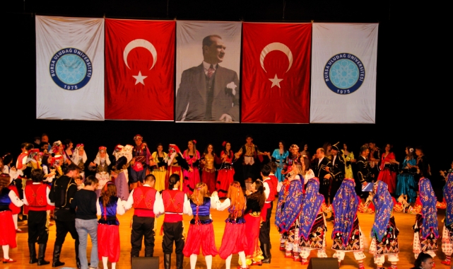 BUÜ’de Halk Dansları Festivali coşkusu!