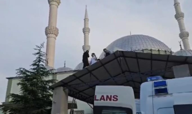 Camide tadilat sırasında bacağı kesilen işçi yaralandı