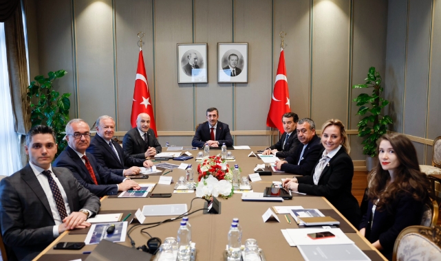 Cevdet Yılmaz, TİM Başkanı Gültepe ile bir araya geldi