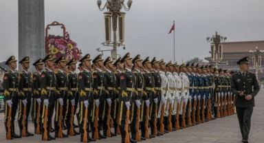 Çin sürpriz askeri tatbikat başlattı