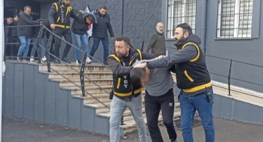 Cinayet sonrası şüpheliler birbirini kutlayıp, silah hediye etmiş