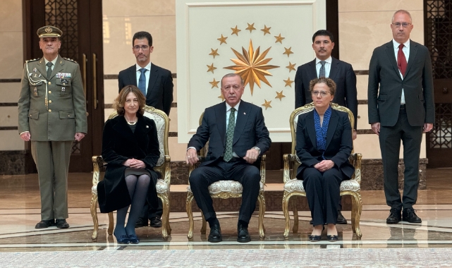 Cumhurbaşkanı Erdoğan'a 3 ülkenin büyükelçisinden güven mektubu
