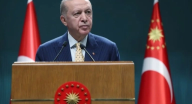 Cumhurbaşkanı Erdoğan'dan iki futbol camiasına tebrik