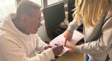Dilencinin üzerinden 23 bin lira çıktı