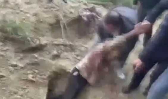Diri diri toprağa gömülen adam dört gün sonra canlı kurtarıldı