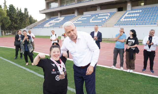 Down sendromlu Selin’in sevinci kalpleri ısıttı
