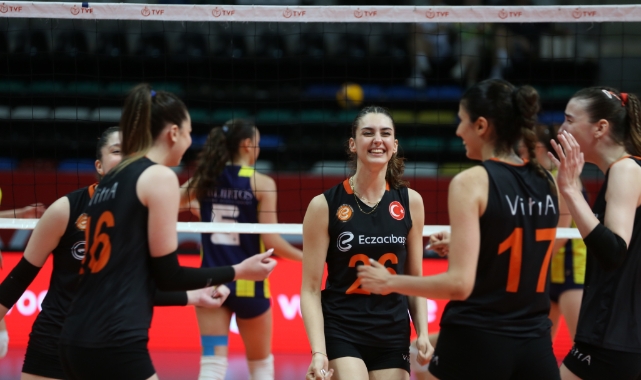 Eczacıbaşı Genç Kız Takımı Türkiye şampiyonu oldu!