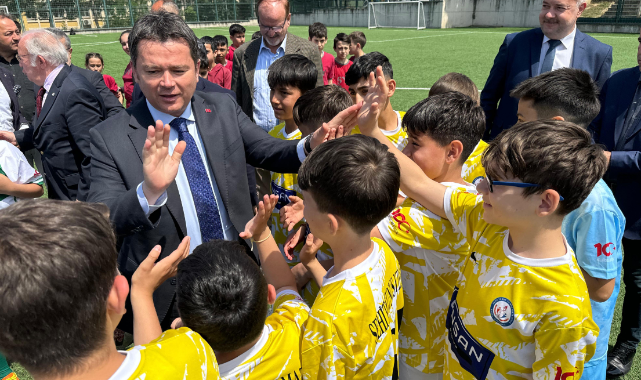 Erkan Aydın Futbol Şenliği'ne start verdi
