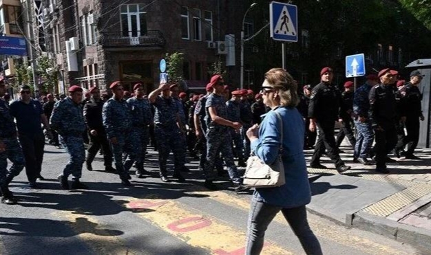 Ermenistan'da hükümete karşı protesto