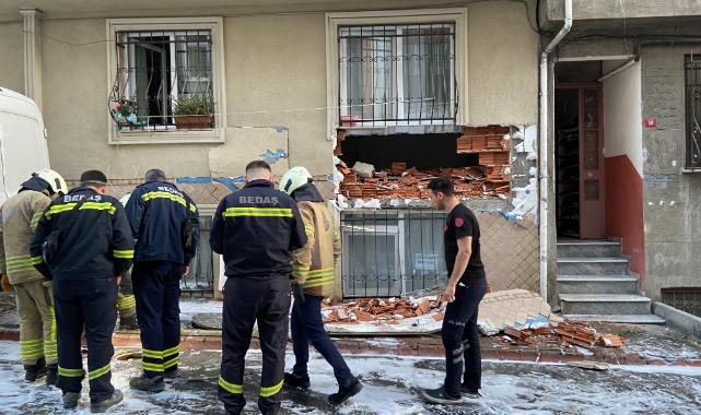 Esenler’de rögar patlaması sonucu bina duvarı yıkıldı