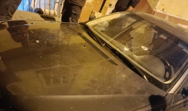 Esenyurt'ta 2 motorcu sokak ortasında rastgele ateş açtı