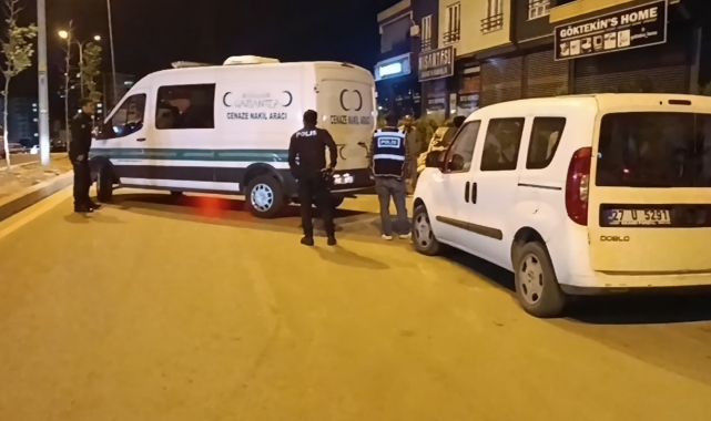Eşini öldürdü, oğlu ve damadını ağır yaraladı