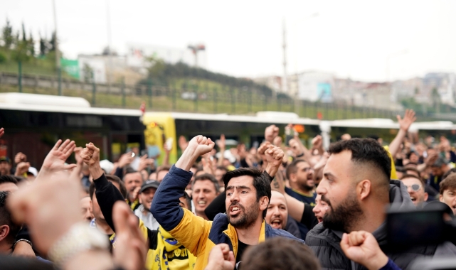 Fenerbahçe taraftarları stada ulaştı